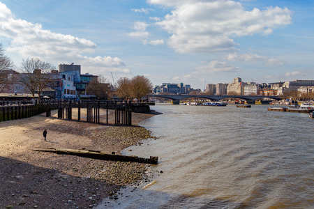 LONDON/UK - MARCH 21 : View up the River Thames in London on March 21, 2018. Unidentified People.のeditorial素材