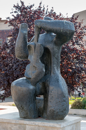 TARGU MURES, TRANSYLVANIA/ROMANIA - SEPTEMBER 17 : Modern Sculpture outside the National Theatre in Targu Mures Transylvania Romania on September 17, 2018のeditorial素材