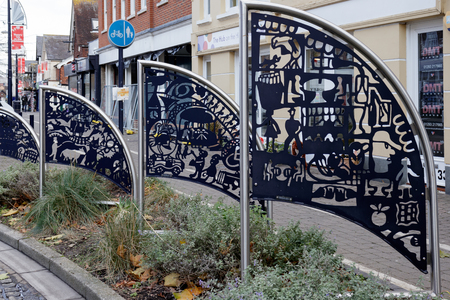 CRAWLEY, WEST SUSSEX/UK - NOVEMBER 21 : Welcome signs to Crawley West Sussex on November 21, 2018. One unidentified personのeditorial素材