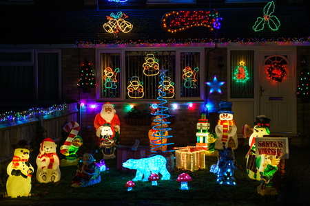 FELBRIDGE, SURREY/UK - DECEMBER 12 : Christmas lights display in Felbridge Surrey on December 12, 2018のeditorial素材
