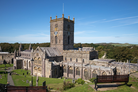 ST DAVID'S, PEMBROKESHIRE/UK - SEPTEMBER 13 : View of the Cathedral at St David's in Pembrokeshire on September13, 2019. Unidentied peopleのeditorial素材