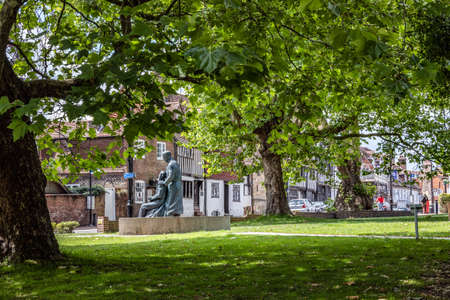 EAST GRINSTEAD,  WEST SUSSEX/UK - JULY 10 :  McIndoe Memorial in East Grinstead West Sussex on July 10, 2020のeditorial素材