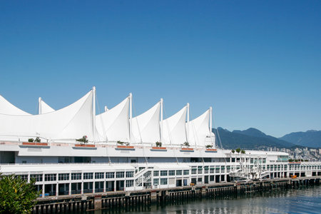 VANCOUVER, BRITISH COLUMBIA, CANADA - AUGUST 14 : View of Canada Place in Vancouver on August 14, 2007のeditorial素材