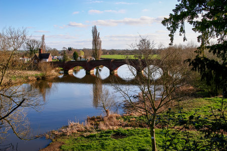 CLIFTON HAMPDEN, OXFORDSHIRE/UK - MARCH 25 : View of the arches of Clifton Hampden bridge Oxfordshire on March 25, 2005のeditorial素材