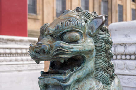 LIVERPOOL, UK - JULY 14 : Chinese Lion statues guarding the entrance to Chinatown, Liverpool, England, UK on July 14, 2021のeditorial素材