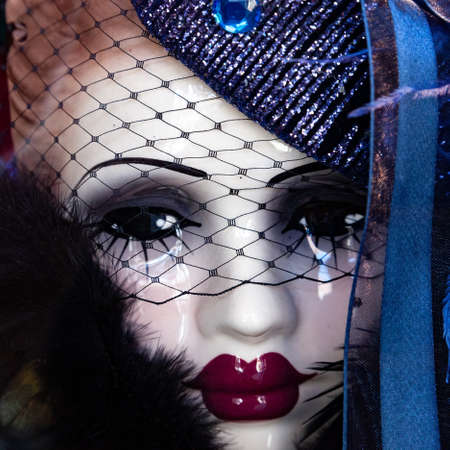 SACRAMENTO, CALIFORNIA, USA - AUGUST 5 : Mannequin on display in a shop window in Sacramento, California, USA on August 5, 2011のeditorial素材