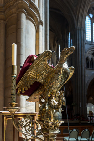 TRURO, CORNWALL, UK, MAY 6. Interior view of the Cathedral in Truro, Cornwall on May 6, 2024.の写真素材