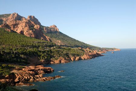 Cliffs at the coast in Coat d'Azur, southern Franceの写真素材