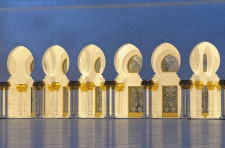 Detail of the Sheikh Zayed Mosque at night. Abu Dhabi, United Arab Emiratesの写真素材