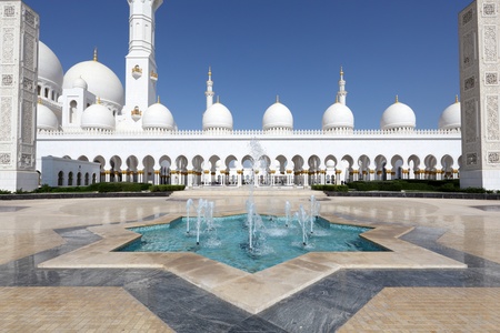 Sheikh Zayed Mosque in Abu Dhabi, United Arab Emiratesのeditorial素材