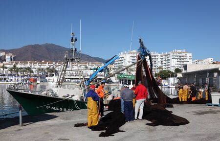 Fishermen in the port of Estepona, Costa del Sol, Andalusia, Spainのeditorial素材