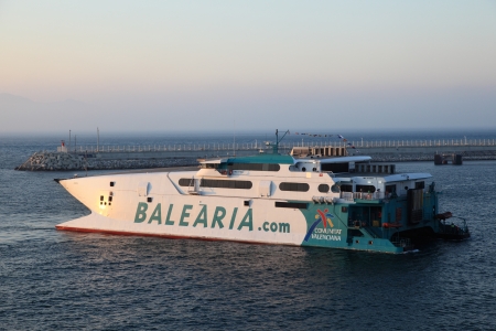 High speed ferry boat leaving the port of Algeciras, Spainのeditorial素材
