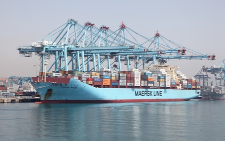 Maersk Line container ship in the industrial port of Algeciras, Spainのeditorial素材