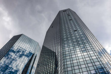 FRANKFURT, GERMANY - APR 19: Deutsche Bank headquarter building in the city of Frankfurt Main. April 19, 2015 in Frankfurt, Germanyのeditorial素材