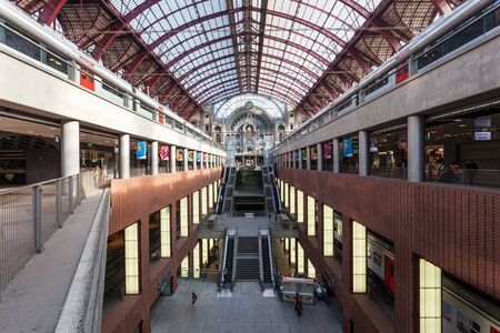 ANTWERP, BELGIUM - AUG 23: Interior of the Main Railway Station in the city of Antwerp. August 23, 2015 in Antwerp, Belgiumのeditorial素材