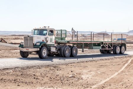 MANAMA, BAHRAIN - NOV 16: Western Star semi truck in the desert of Bahrain. November 16, 2015 in Manama, Bahrain, Middle Eastのeditorial素材