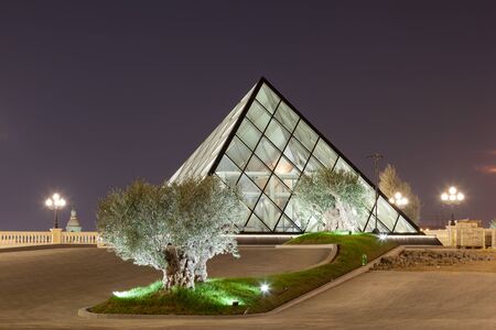 DOHA, QATAR - NOV 19: Pyramid at the new luxury Al Hazm shopping mall in the city of Doha. November 19, 2015 in Doha, Qatar, Middle Eastのeditorial素材