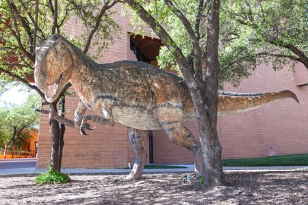 FORT WORTH, TX, USA - APR 6: Sculpture of a dinosaur in front of the Science and History Museum of Fort Worth. April 6, 2016 in Fort Worth, Texas, USAのeditorial素材