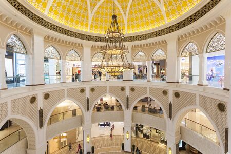 DUBAI, UAE - DEC 5, 2016: Interior of the Dubai Mall - worlds largest shopping mall. United Arab Emirates, Middle Eastのeditorial素材