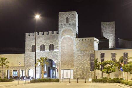 DUBAI, UAE - DEC 7, 2016: The new Outlet Village shopping mall in Dubai. United Arab Emirates, Middle Eastのeditorial素材