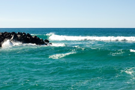 Waves approaching the coastline at Brunswick Heads, in Northern New South Wales, Australiaの写真素材