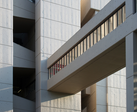 leeds, west yorkshire, united kingdom - 13 may 2019: close up of walkway of the the roger stevens building at the university of leeds a brutalist concrete building by chamberlain powell and bon 1970のeditorial素材