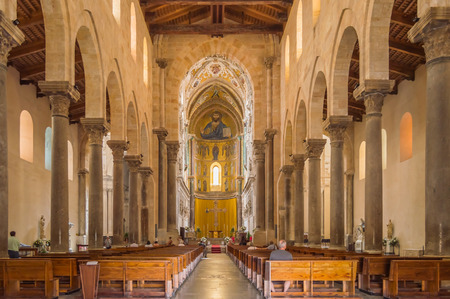 Interieur view of Cefalu Cathedral in the city of the same name in northern Sicilyのeditorial素材