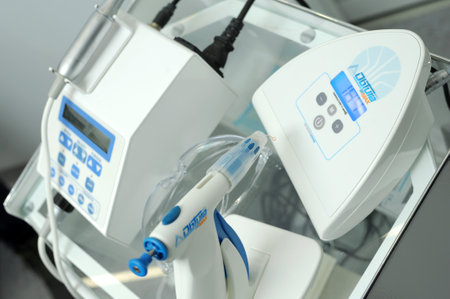 vertical condensation of gutta-percha endomotor system for hot sealing of canals The method of vertical condensation of gutta-percha in modern dentistryのeditorial素材