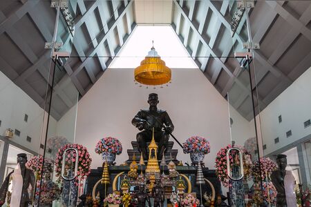 AYUTTHAYA, THAILAND - FEBRUARY 28: King Naresuan the Great statue Declaration of Independence on February 28,2017 in  Ayutthaya Province, Thailandのeditorial素材