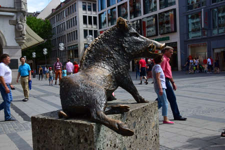 Sculpture of a bear in Frankfurt, Germany.の写真素材