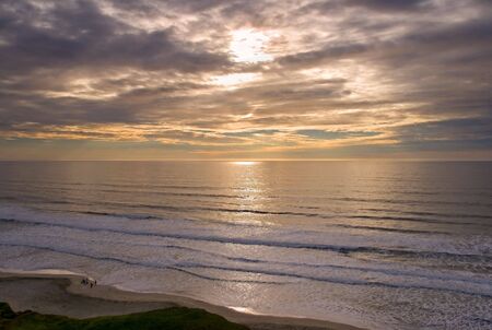  Sunset over Pacific Oceanの写真素材