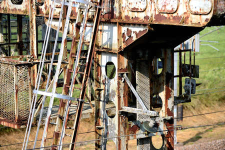 Motteville, Normandie, France, juin 2018.
Electric pole with obsolescence for trains traffic lights. 
Pole in a poor condition, rust stains

 


Vétusté des équipements ferroviaires SNCF.
Potence de signalisation de pleine voie vétuste. Rouille.
のeditorial素材