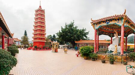 China Hong Kong 2016 December 31. On the way to the temple of 1000 Buddhas.のeditorial素材