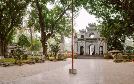 Park inside the Kuan Thanh Temple.の写真素材