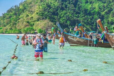 Maya beach paradise island official no schedule closed announce from authority from june 2018 after crisis of plastic garbage dumped by lots of tourist, Krabi Thailand 20 February 2017.のeditorial素材