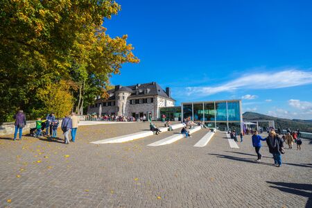 People are enjoying sunny autumn dayのeditorial素材