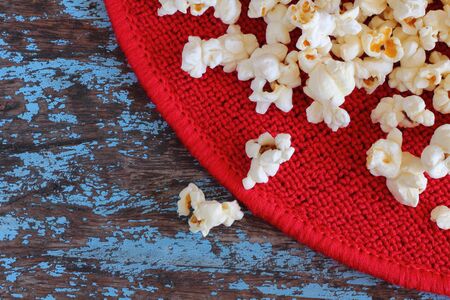 Popcorn on woodの写真素材