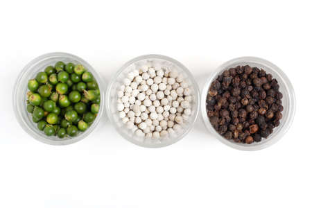 Fresh pepper isolated - peppercornの写真素材