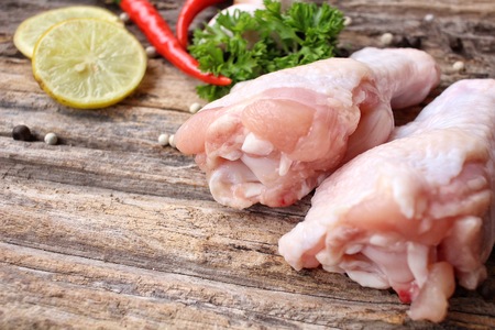 Raw chicken wingsの写真素材