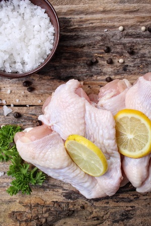 Raw chicken wingsの写真素材