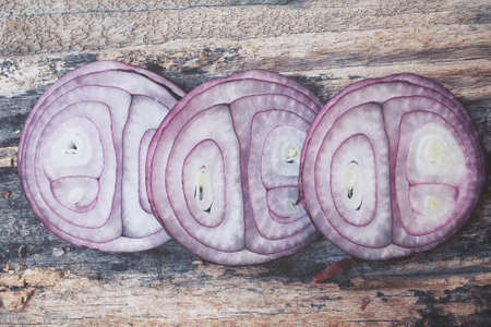 Red onionsの写真素材