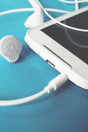 Smart phone with earphone