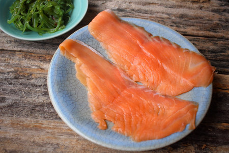 Smoked salmon with seaweed salad