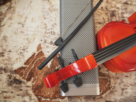 Bluetooth speaker with violin