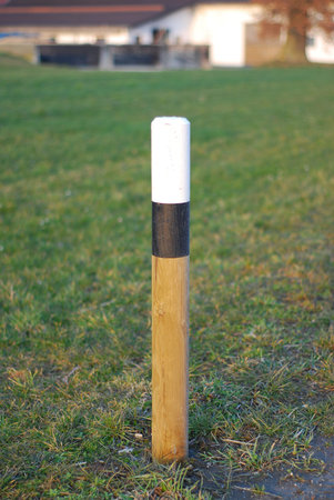Makierungspfahl in the meadow