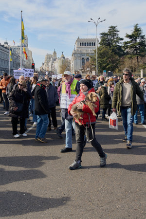 Madrid, Spain - February 12, 2023: Demonstration of citizens and doctors in defense of public health care in the streets of Madridのeditorial素材