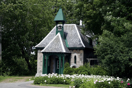 Stone chapel at Montreal Cemetary, Quebecの写真素材