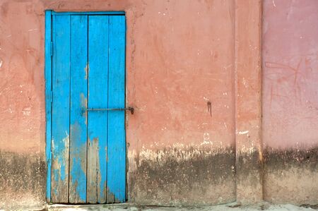 Grungy old door の写真素材