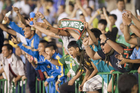 BANGKOK THAILAND- Mar 5: Thai Premier League (TPL) between Army Utd. (green) vs Muang Thong utd.(white) onMarch 5, 2011 at Army Stadium in Bangkok Thailand のeditorial素材
