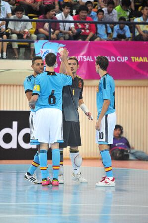 BANGKOK THAILAND - AUGUST 24 : Unidentified player in Friendly futsal match Between Thailand VS Spain at Nimibutr Stadium on August 24, 2012 in Bangkok,Thailand. のeditorial素材